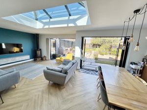 Photo 25- click for photo gallery